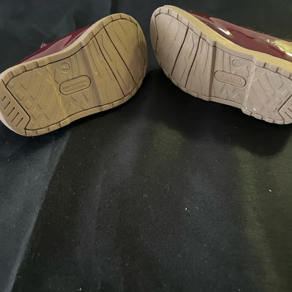 Old Navy Little Girl Patent Leather Mary Jane Burgundy Shoes Size‎ 7 Kids